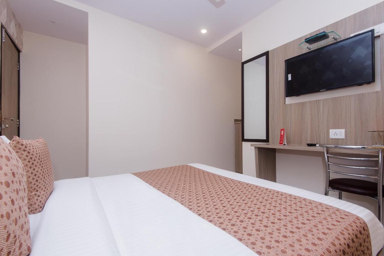 Oyo 14056 Golden Arch Hotell Mumbai Exteriör bild